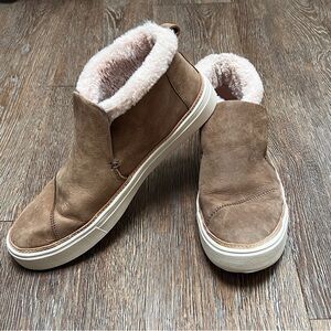 TOMS Paxton Suede Ankle Boots - Taupe/Tan - Faux Fur Lined - W 9.5